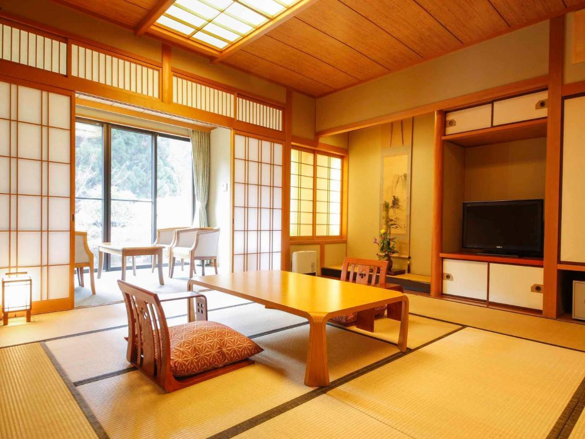 Отель Akame Onsen Yamanoyu Yumoto Akame Sansuien Nabari Экстерьер фото